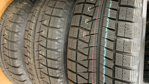 未使用！ブリザック　スタッドレス　215/60r16 エスティマ マークX オデッセイ等