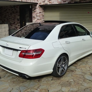 検査3年9月AMG E63 524PS/パノラマルーフ/ブラックレザー/キーレスゴー/harman/kardon/HDDナビ/地デジ/バックカメラ/点検記録簿/パドルシフトの画像