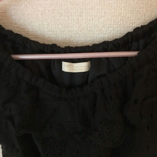 オフショルダー　レーストップスの画像