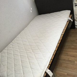 シングルサイズ ベッド ヘッド付の画像