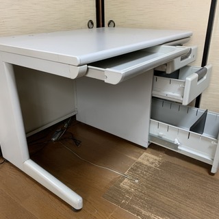 中古　オフィスデスク　事務机