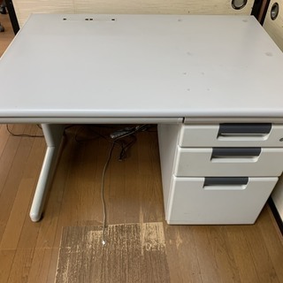 中古　オフィスデスク　事務机の画像
