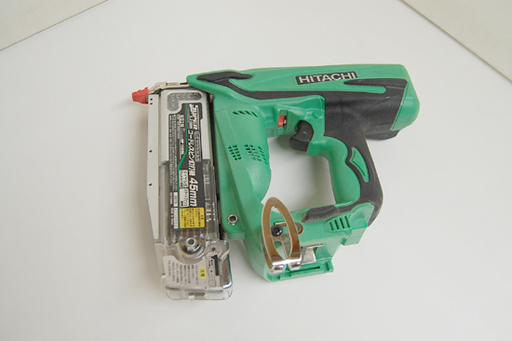 日立工機 コードレスピン釘打機 NP18DSL 18V 専用ケース・充電器・バッテリー付き Hitachi Koki 電動工具 通電確