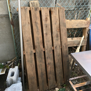 木製パレット譲ります。