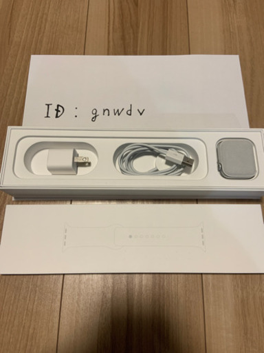 超美品 Apple Watch アップルウォッチ series5 シリーズ5 44mm GPSモデル A2093 MWVD2J/A