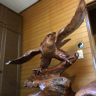 鷹の一刀彫りさらに最終値下げの画像