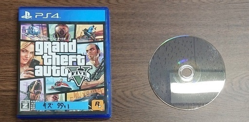 PS4 PRO HDD 1TB　GTA5付き