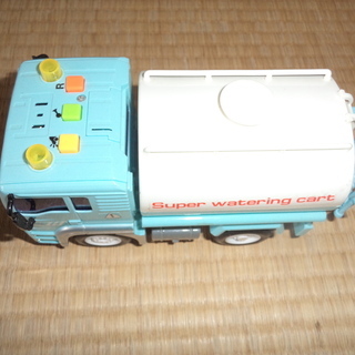 タンクローリー車