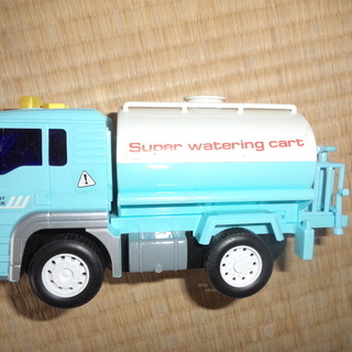 タンクローリー車の画像