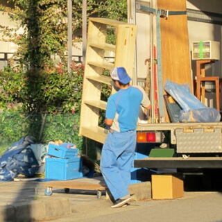 お引っ越し・荷物の搬送・敷地内の移動・処分品回収お任せください。...