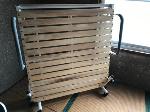 シングル　折り畳みベッド譲ります。