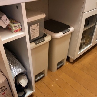 収縮式食器棚カウンターの画像