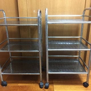 便利なキッチンカートを2台セットで！！取りに来てくださる方に！