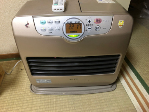 まだ綺麗な石油ファンヒーター