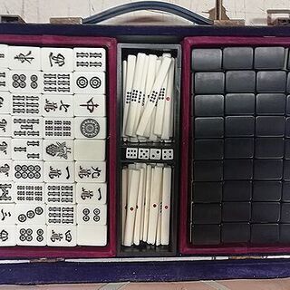 【リサイクルストアスターズ城西店】ケース付き！！麻雀牌　セットの画像