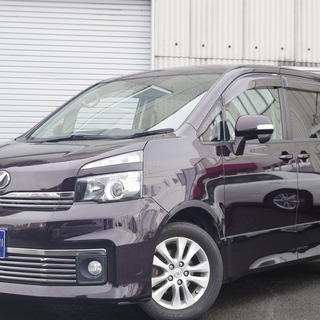 数々のイケメンパパたちがCMを手掛けた歴史ある車VOXY