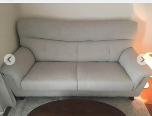 受渡し可能　ソファ　2018年6月購入　カーペット　机　ランプも購入可能❗️