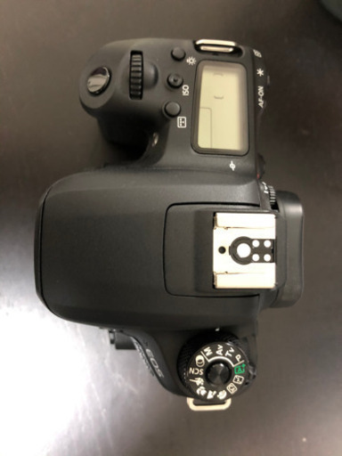Canon EOS 9000D EF-S 18-135 IS USM キット 保証つき