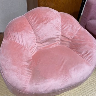 １人用のローソファーを無料でお譲りさせていただきます。