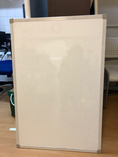 急募　ホワイトボード① 小型　横60cmx縦90cm 美品