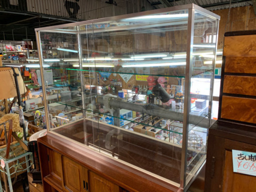 ショーケース　幅90 奥31 高さ64cm