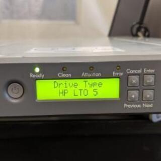 テープバックアップ装置 HP StoreEver 1/8 G2 LTO-5 Ultrium 3000 SAS-Tape-Autoloaderの画像