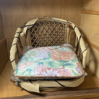 新品 座椅子の画像