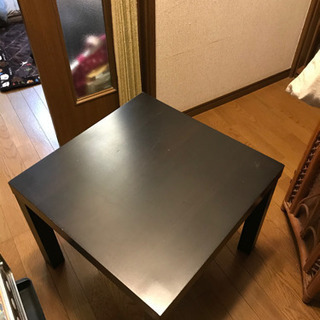 IKEAの黒ローテーブル