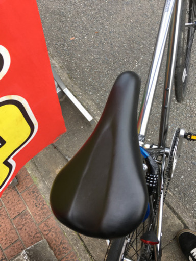定価3.2万円 使用期間1ヶ月のみ HEAD 700C クロスバイク 鍵付き