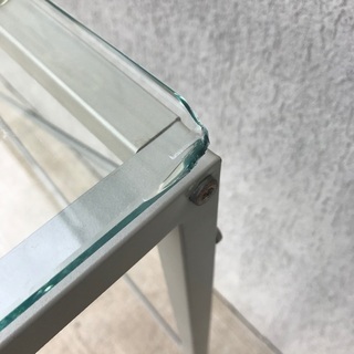 ガラステーブル※ガラスの少し欠けありの画像
