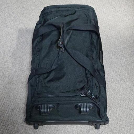値下げしました。  　近くなら届けます　TUMI のキャスターバック
