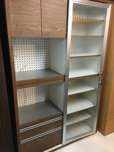 スライド式レンジボード　食器棚　すりガラスでオシャレ❣️