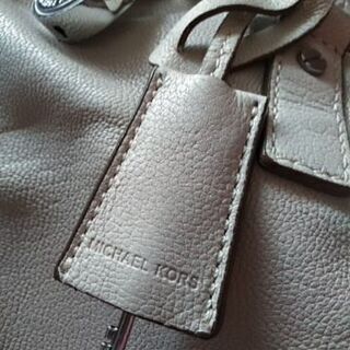 MICHEAL KORSバッグの画像