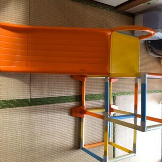 ワンワンとウータンの滑り台つきジャングルジムの画像