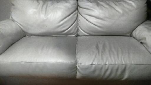 ３人掛けソファー譲ります。　急募