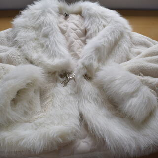 【新品】ファー付き　ジャケット　白　Mサイズの画像