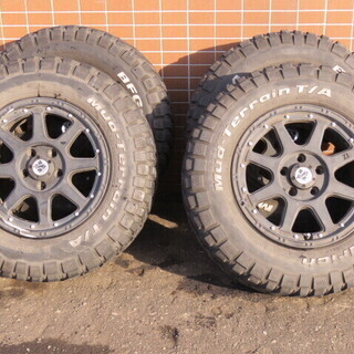 ■ XTREME-J アルミホイール 16x7J 5x114.3 ET35　/　BFグッドリッチ Mud-Terrain T/A LT235/70R16 2012 マッドタイヤ 札幌発