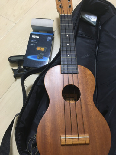 ウクレレ　チューナー付き