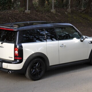 MINIクーパー　クラブマン入庫！！本革シート、シートヒーター付きの画像