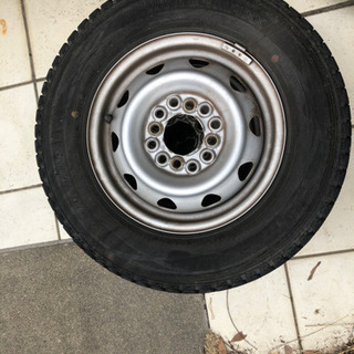 スタッドレスタイヤ４本の画像