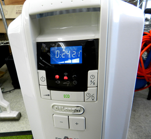 デロンギ オイルヒーター 1500W ホワイト リモコン付き DeLonghi 電気暖房 ヒーター DDQ0915-WH ☆ PayPay(ペイペイ)決済可能 ☆ 札幌市 北区 屯田