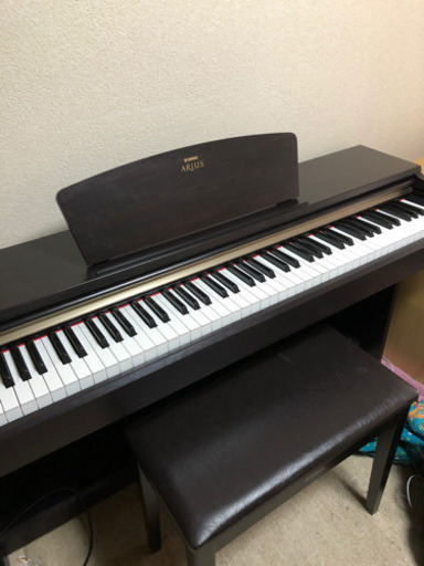 YAMAHA ARIUS(電子ピアノ) 2月15日に取りに来ていただける方でお願いします。