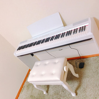 白ピアノ　椅子・スタンド付き 白ピアノ 椅子・スタンド付き
