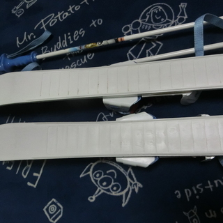プラスチック　スキー板＆ストック　スノーブーツのまま履けますの画像