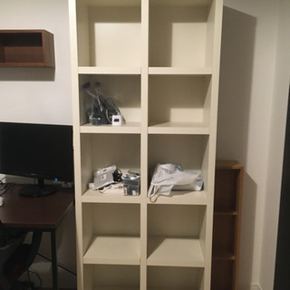 木製白色本棚