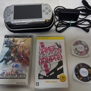 【中古】PSP1000(白) + ソフト4本 + 充電器等