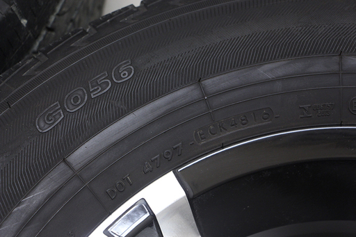 MKW MK-36 17×8J 6H PCD139.7 ＋27？ YOKOHAMA GEOLANDAR H/T 275/65 17R 