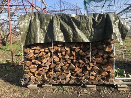薪ストーブキャンプ広葉樹 薪割済のクルミ&さくらんぼMIX 薪 1棚 来シーズン用太割り仕様です。