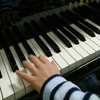 こんにちは。ピアノ・フルート・ヴァイオリン・ハープ・リトミック・書道教室の「音の教室」「音のアトリエ」「書のアトリエ」です。の画像