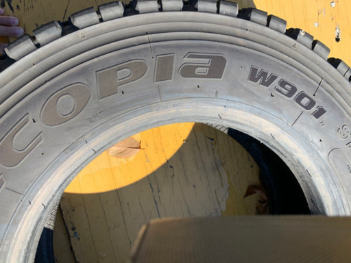 大型車スタッドレス 2本 ブリヂストンW901 245/70R19.5